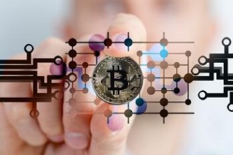 《投资早参》央行行长潘功胜：区块链等新型技术推动央行数字货币、稳定币的蓬勃发展概念股受关注